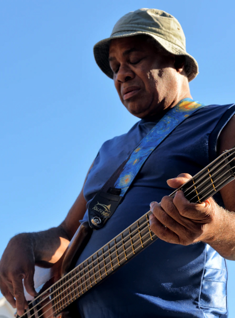 Picture of Bassist service